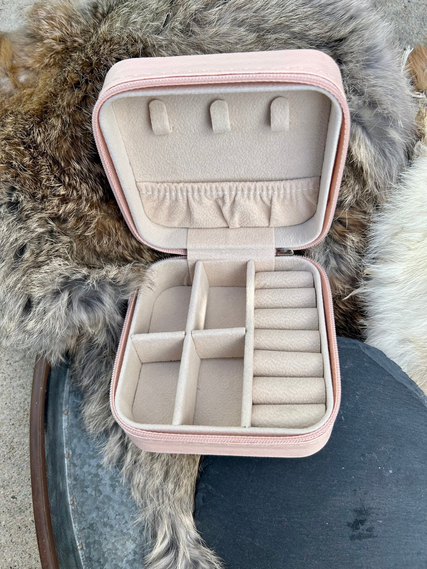 The Dusty Bloom Jewlery Case